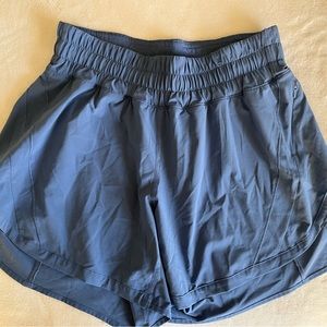 Lululemon Track That Mid-Rise Lined short 5”